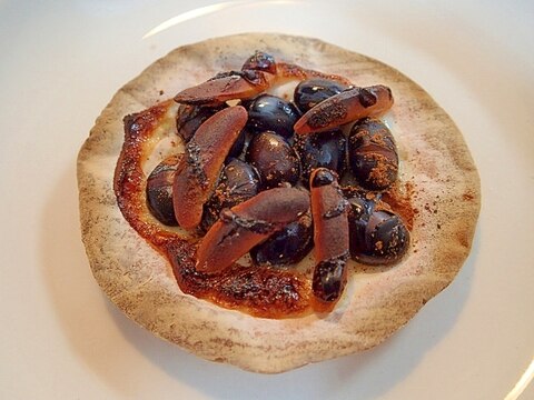 餃子の皮で　❤蒸し黒豆と柿の種のおやつ❤